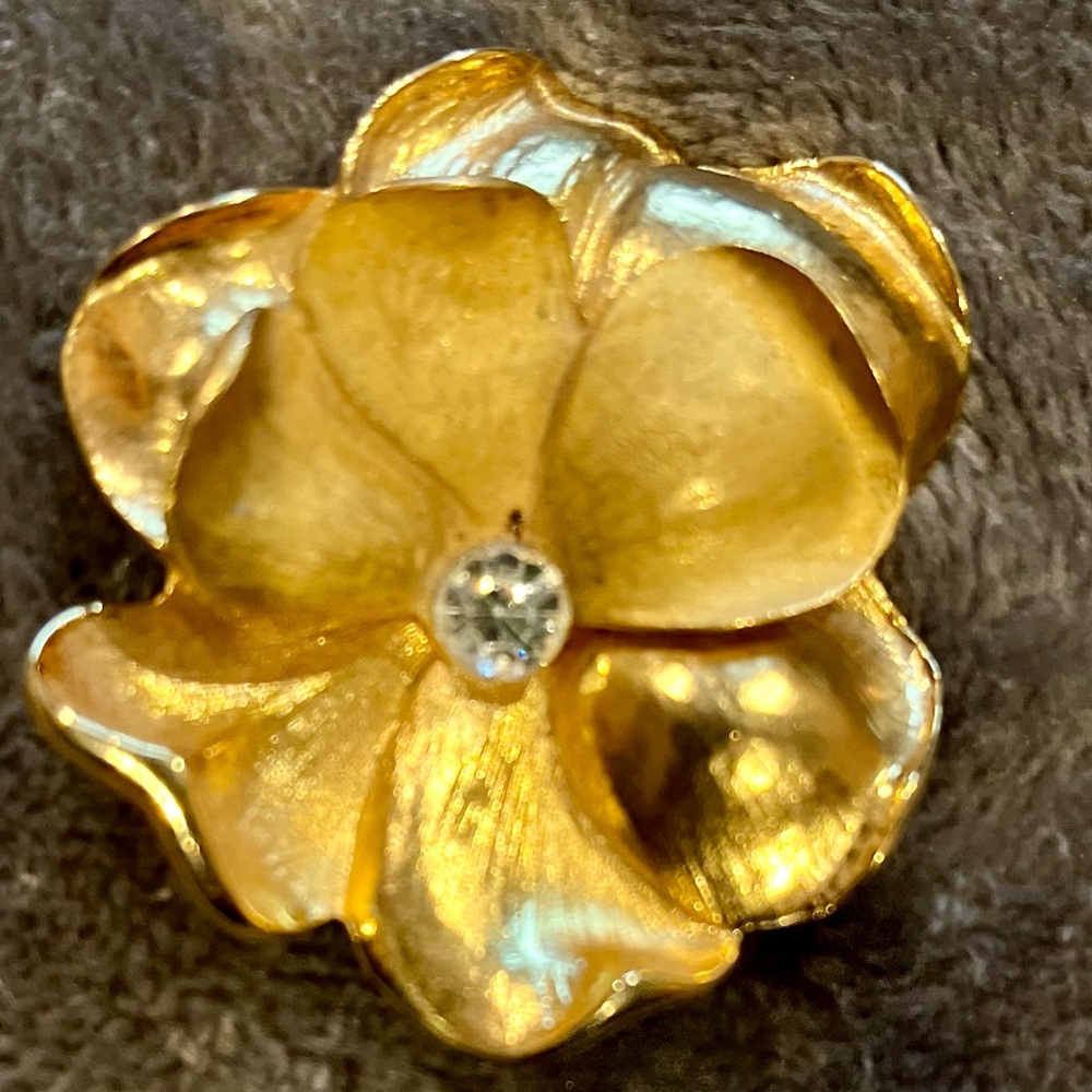 Vintage Weingeroff Gold Tone Floral Brooch